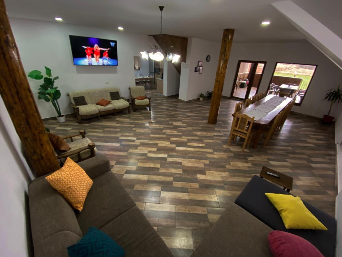 Affittacamere Casa Monica Dragus Esterno foto